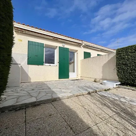 Maison Renovee A 350m De La Avec Terrasse Et Parking A - Fr-1-246a-236 بيت للعطل *