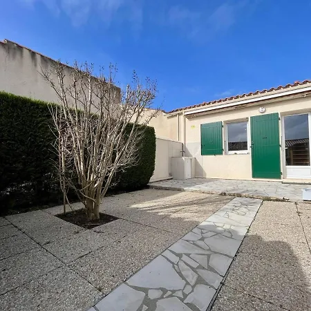 Hébergement de vacances Maison Rénovée à 350m De La Avec Terrasse Et Parking à Dolus-d'oléron - Fr-1-246a-236